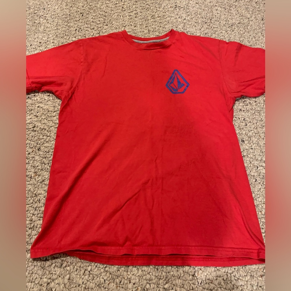 Men’s Volcom tee size medium